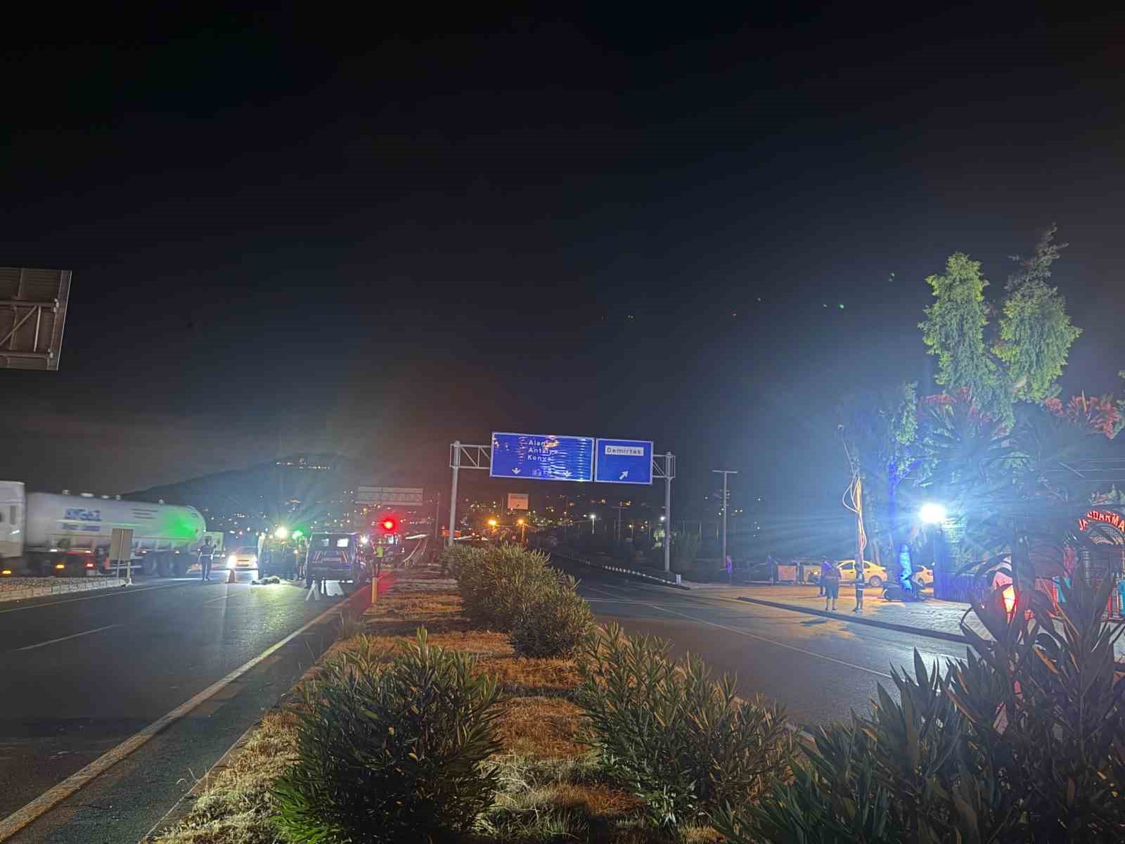 Alanya’da yolun karşısına geçerken yolcu otobüsünün çarptığı yaşlı adam hayatını kaybetti