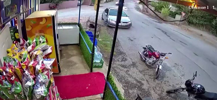 Çocuğun 3 metrelik kuyuya düştüğü korku dolu anlar kamerada