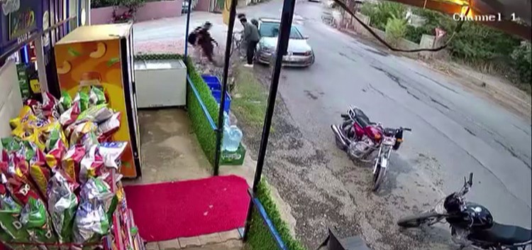 Çocuğun 3 metrelik kuyuya düştüğü korku dolu anlar kamerada