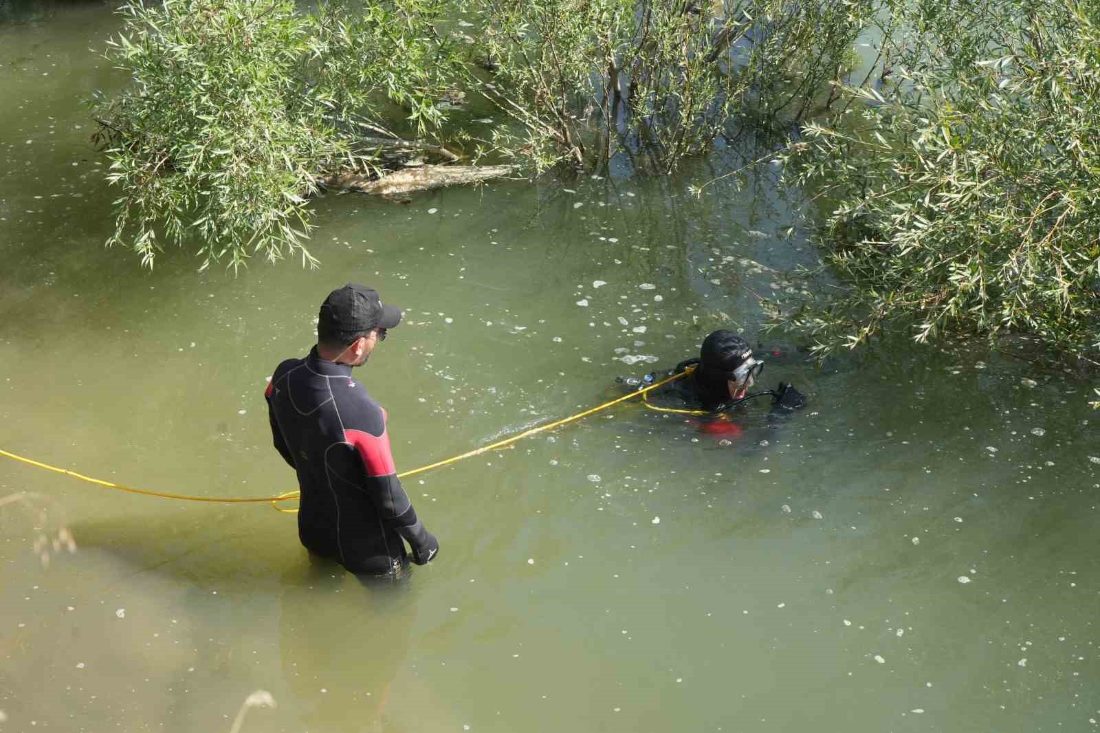 Murat Nehri’nde kaybolan 10 yaşındaki Berat için zamanla yarış sürüyor