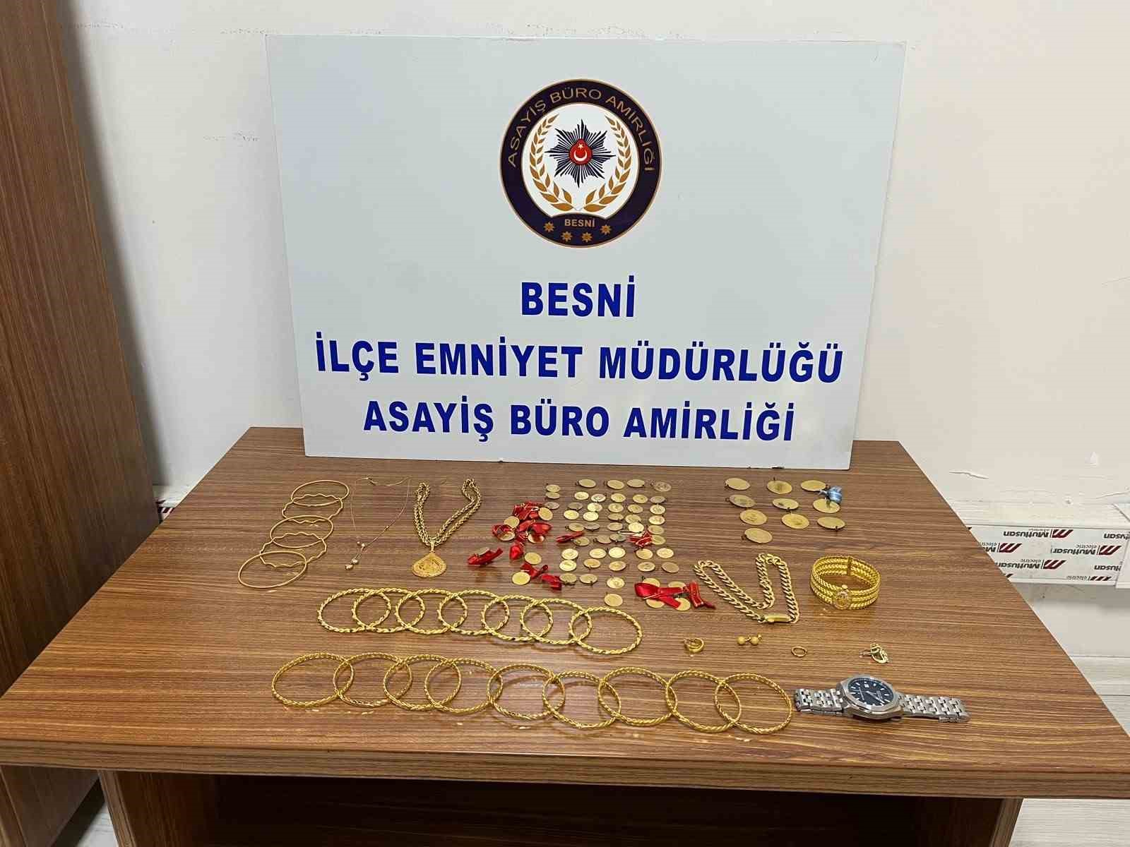 Bulduğu 6,5 milyonluk altın dolu çantayı polise teslim etti