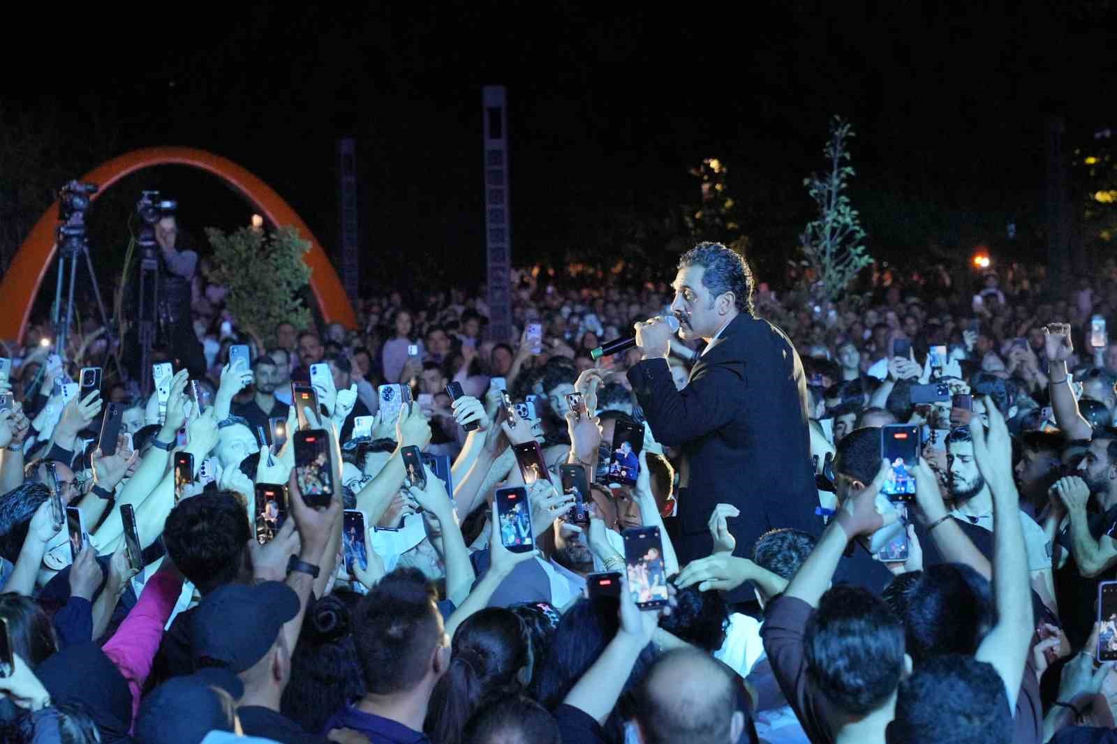 Sakarya’da Bayhan rüzgarı esti