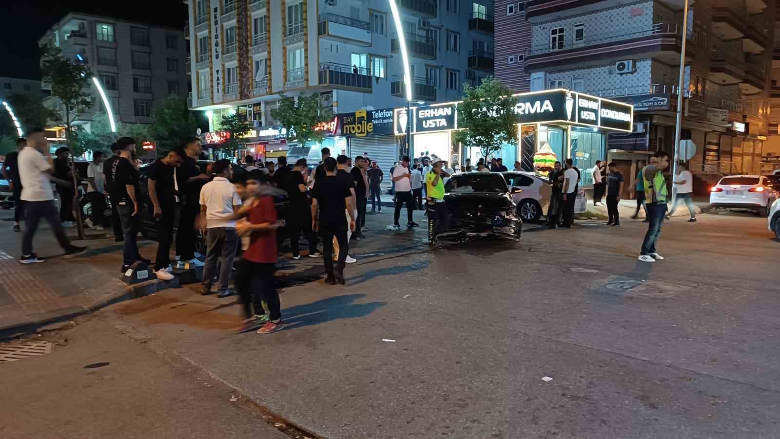 Batman’da iki otomobil çarpıştı: 1 yaralı