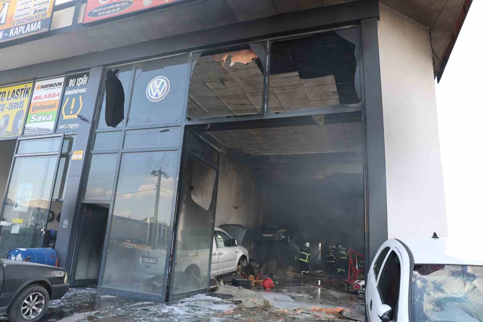 Yangında her şey kül oldu, Kur’an-ı Kerim ve Türk bayrağı zarar görmedi