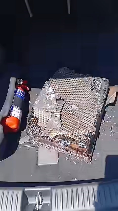 Yangında her şey kül oldu, Kur’an-ı Kerim ve Türk bayrağı zarar görmedi