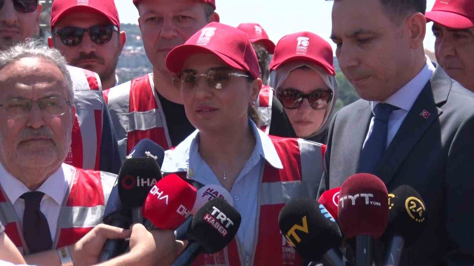 15 Temmuz’un 10’uncu yılında 15 Temmuz Şehitler Köprüsü’ne dev Türk bayrağı asıldı