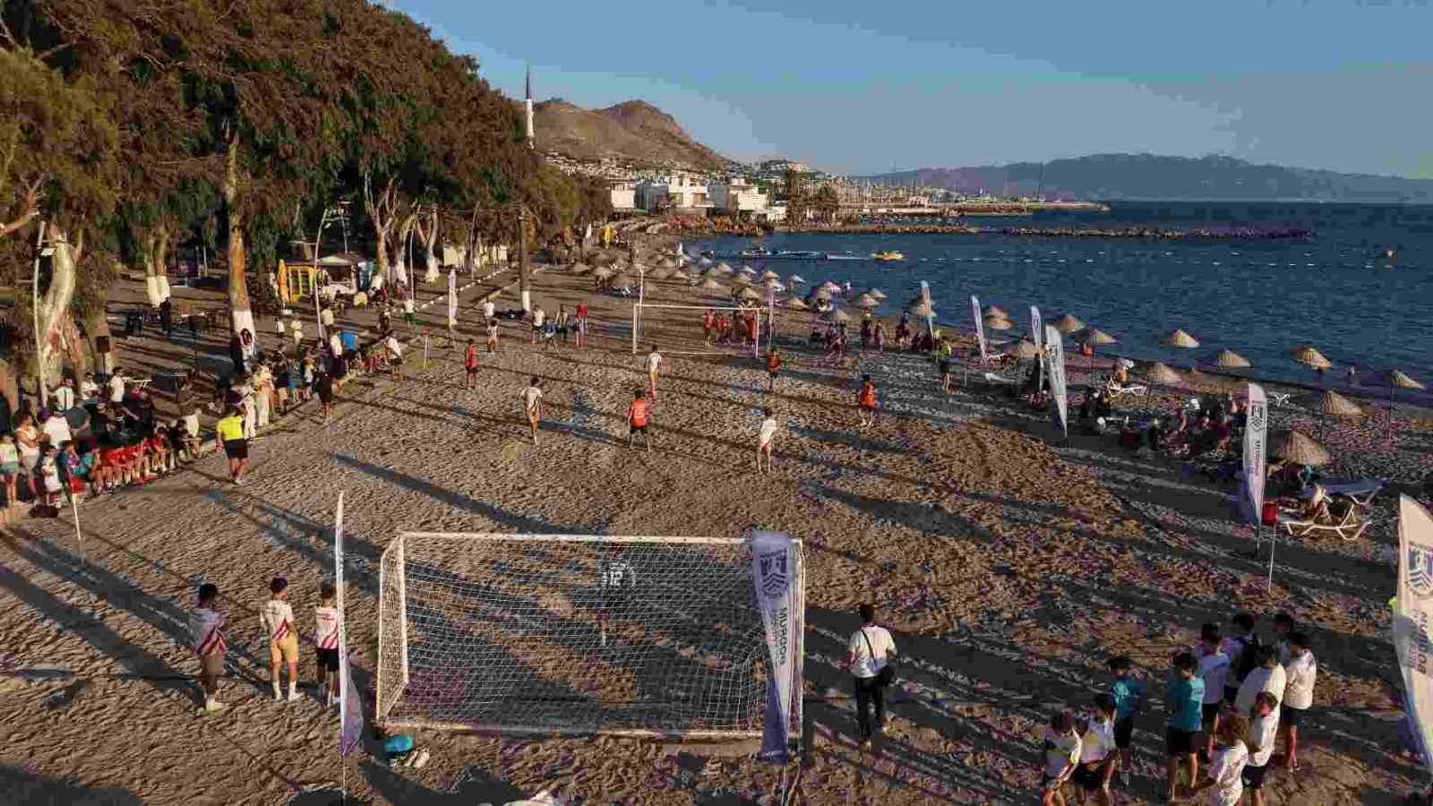 Bodrum’da 1. Günbatımı Çocuk Plaj Futbol Şenliği başladı