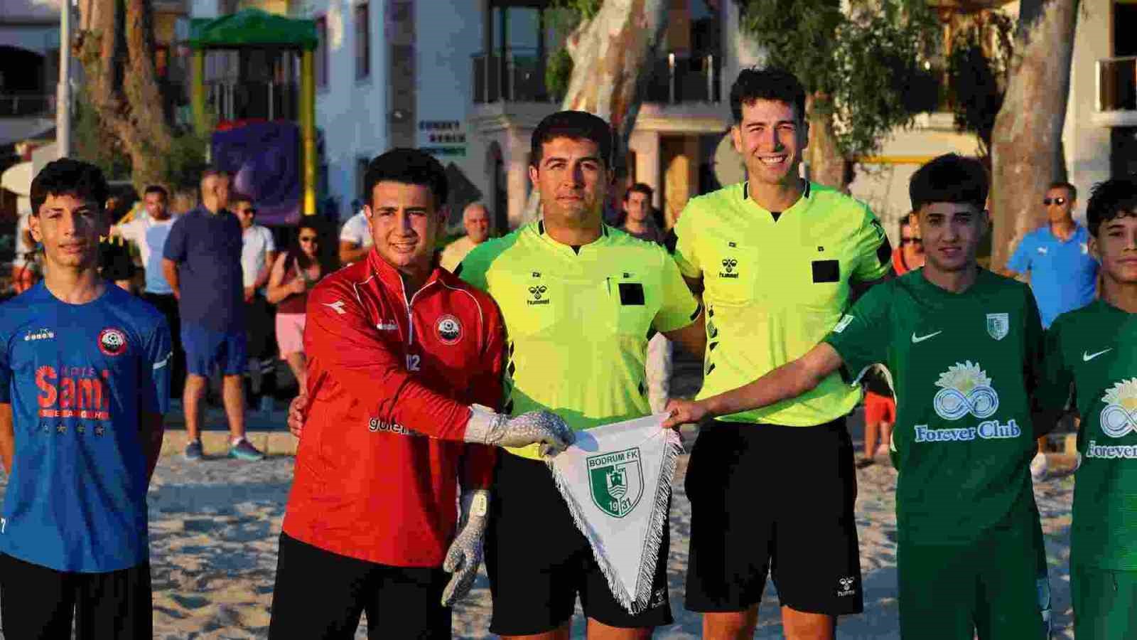 Bodrum’da 1. Günbatımı Çocuk Plaj Futbol Şenliği başladı