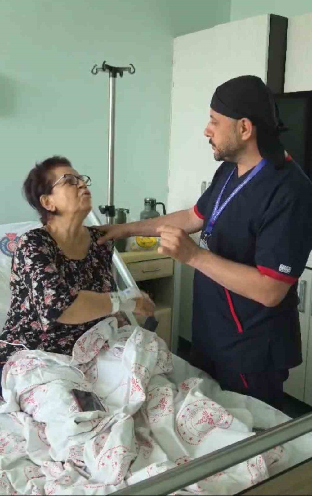 Öğrencisi profesör oldu, 29 yıl sonra öğretmenini ameliyat ederek sağlığına kavuşturdu