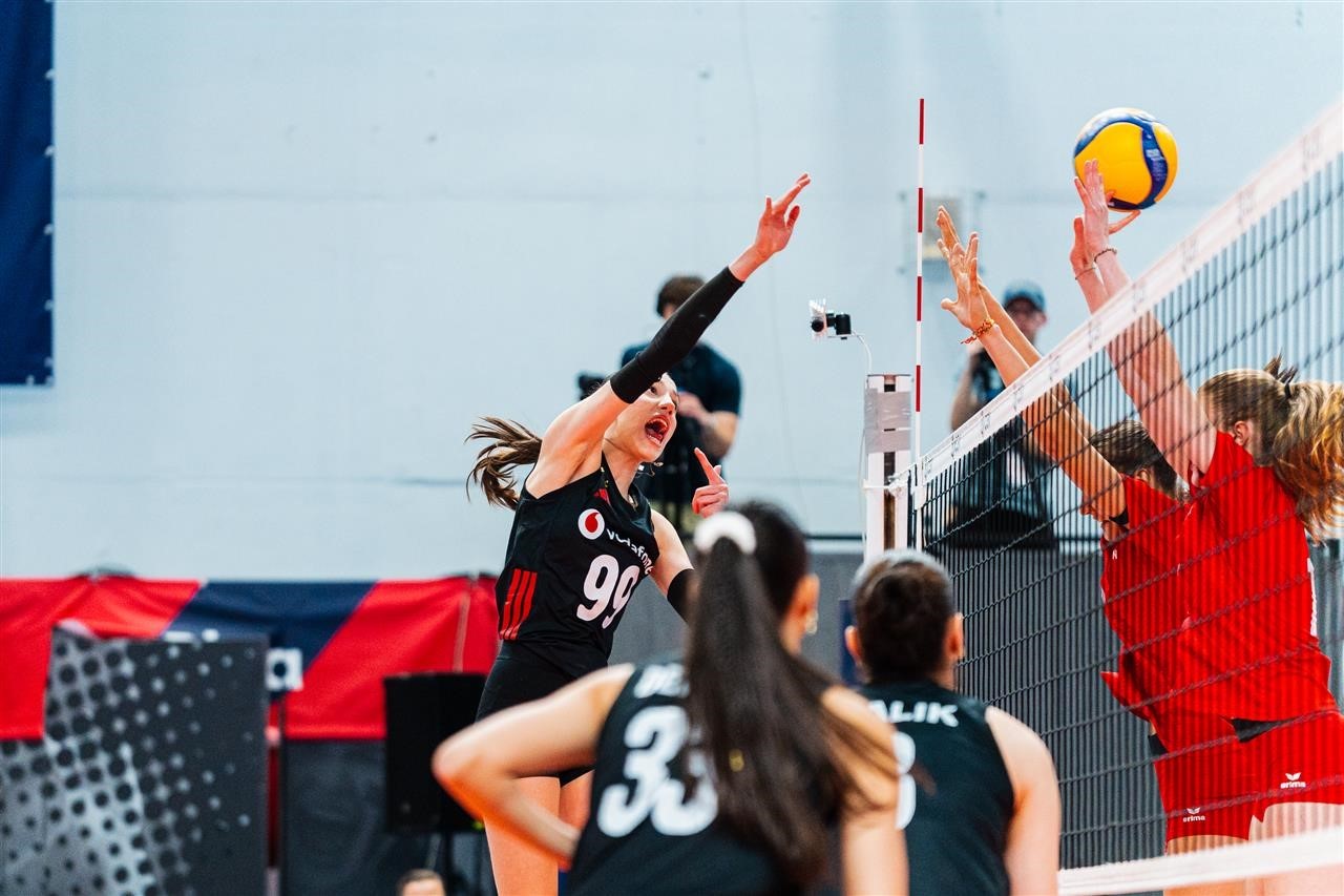 18 Yaş Altı Milli Kadın Voleybol Takımı finalde