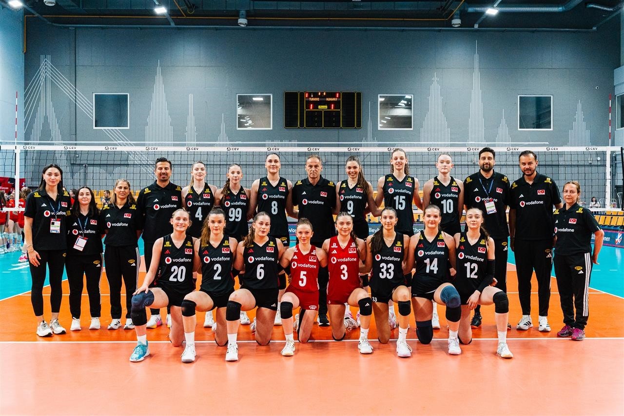 18 Yaş Altı Milli Kadın Voleybol Takımı finalde