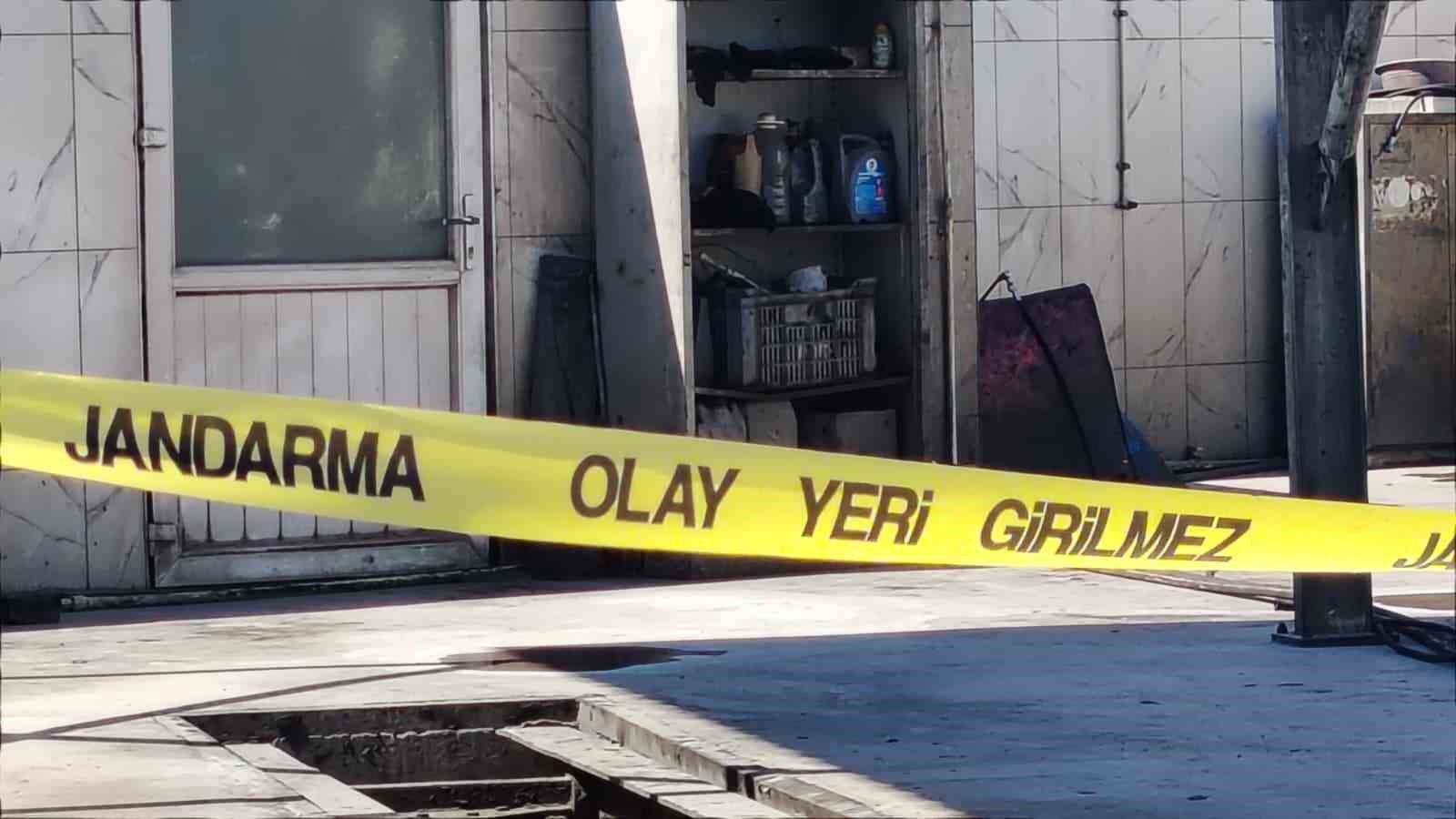 Elektik akımına kapılarak ölen baba ve oğlu gözyaşları arasında toprağa verildi