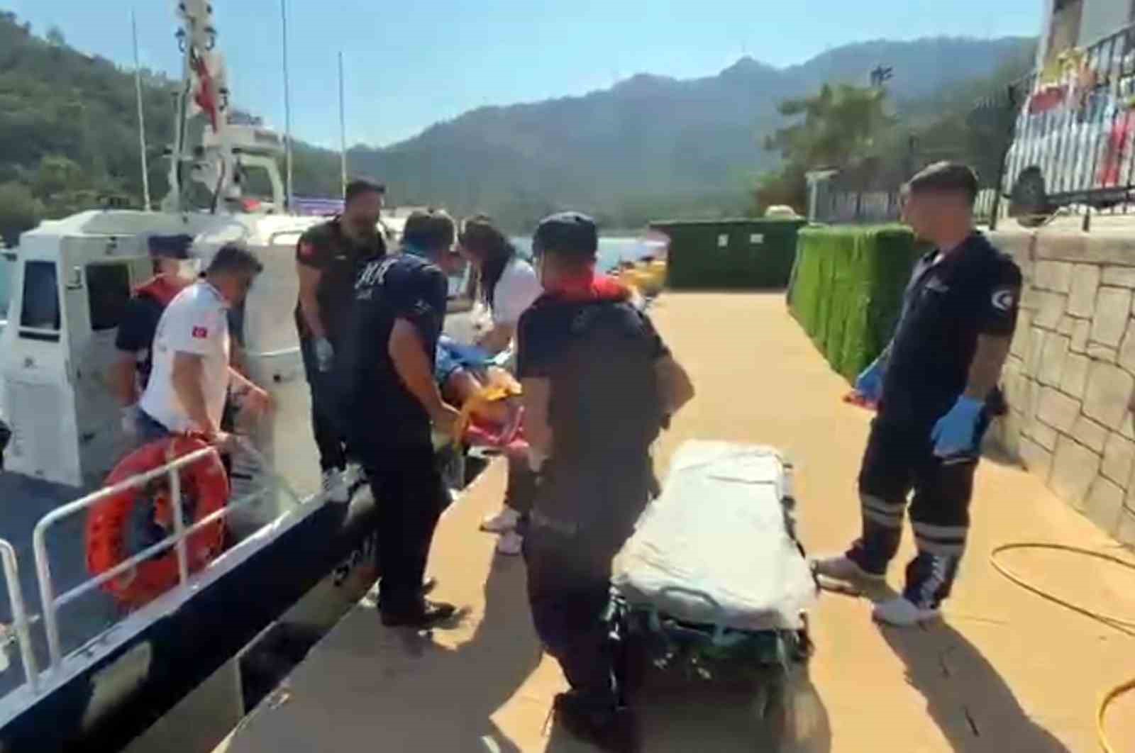 Fethiye’de gezi teknelerinde yaralanan iki vatandaşa tıbbi tahliye