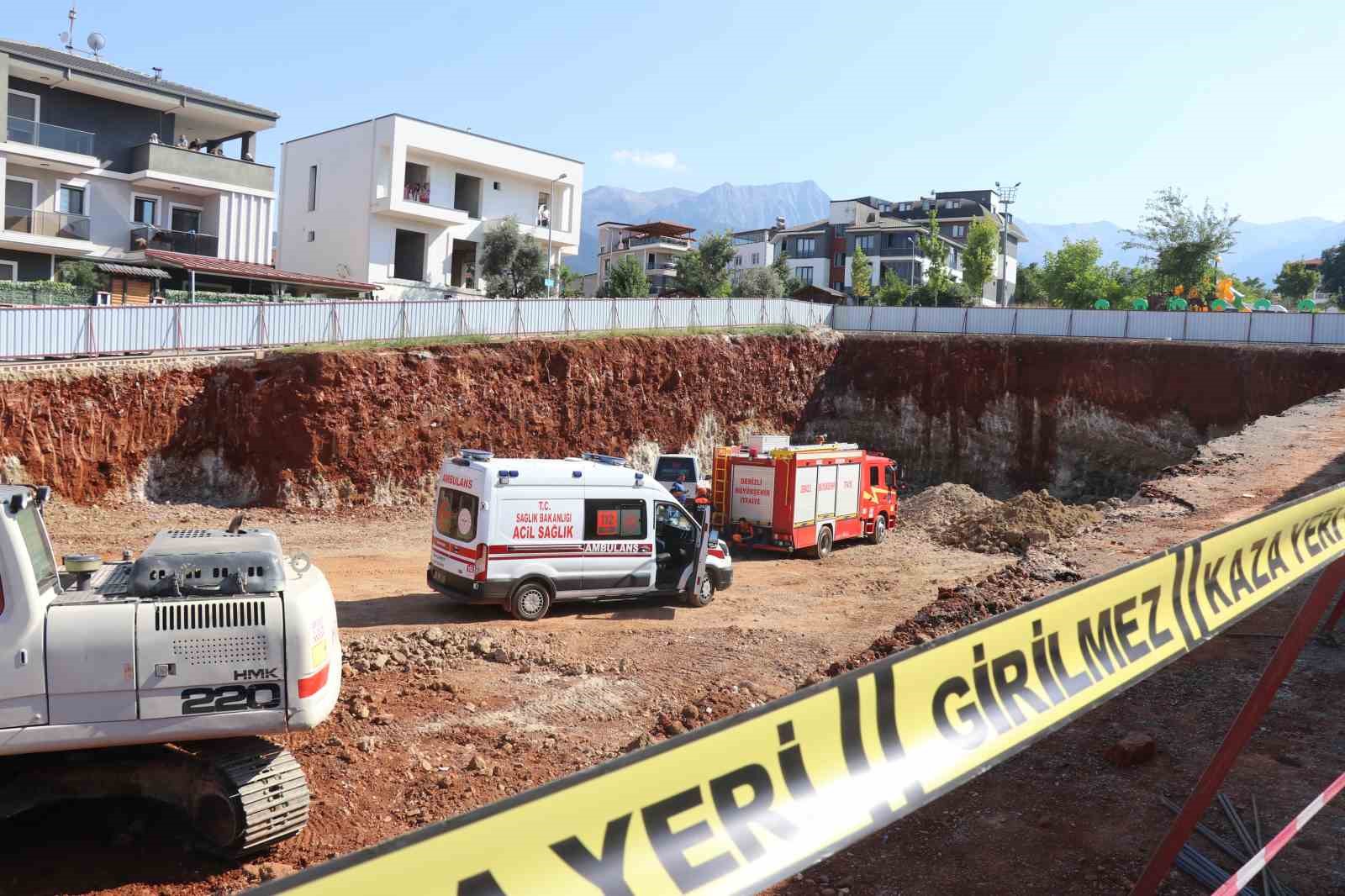 İnşaat kazısında göçük altında kalan kepçe operatörü hayatını kaybetti