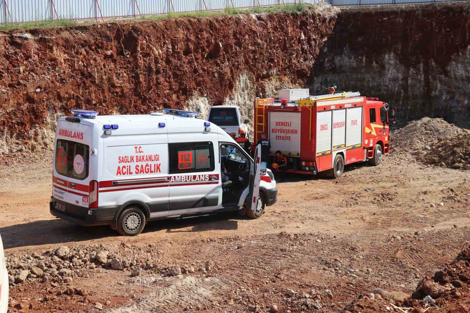 İnşaat kazısında göçük altında kalan kepçe operatörü hayatını kaybetti