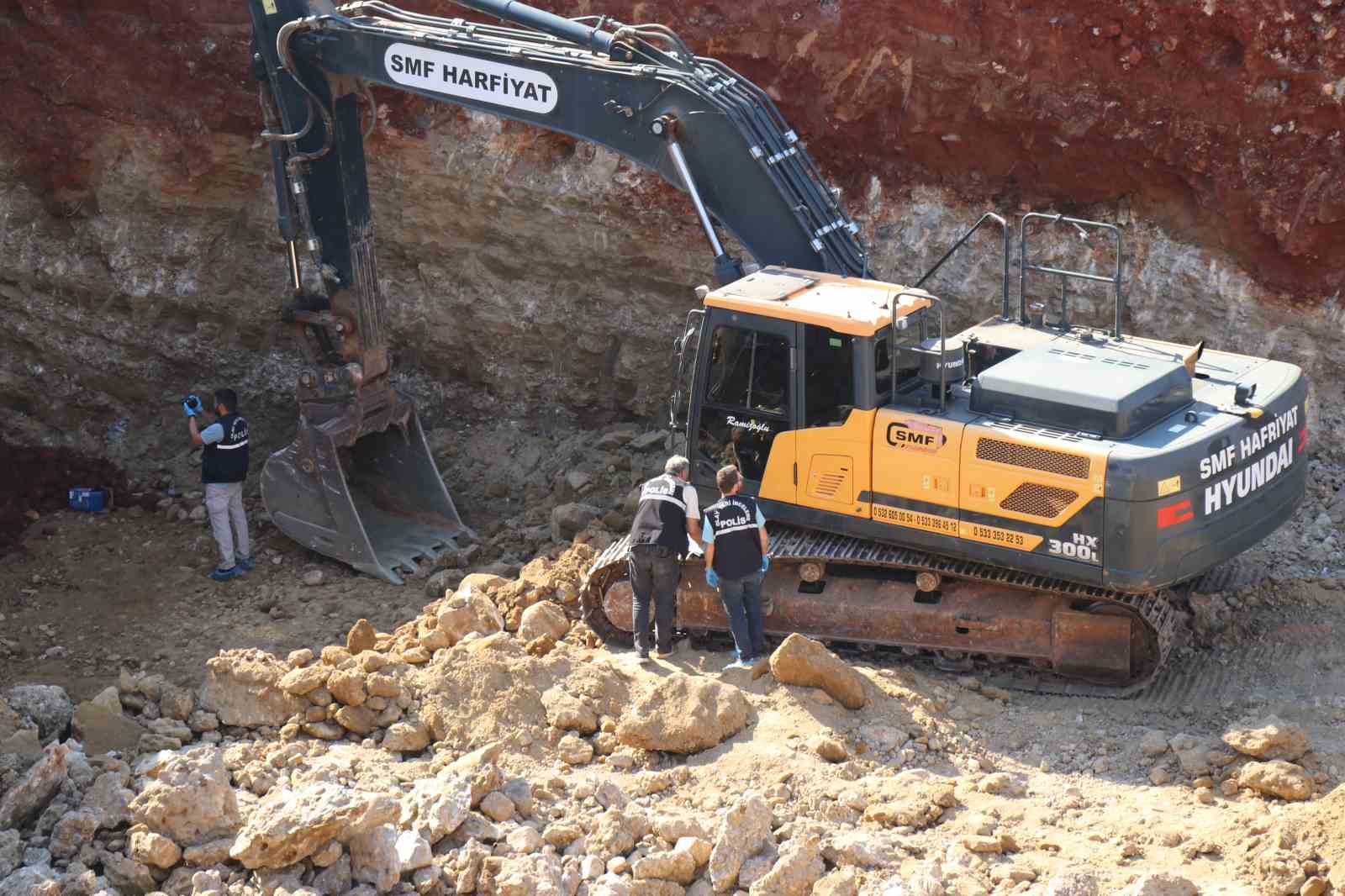 İnşaat kazısında göçük altında kalan kepçe operatörü hayatını kaybetti
