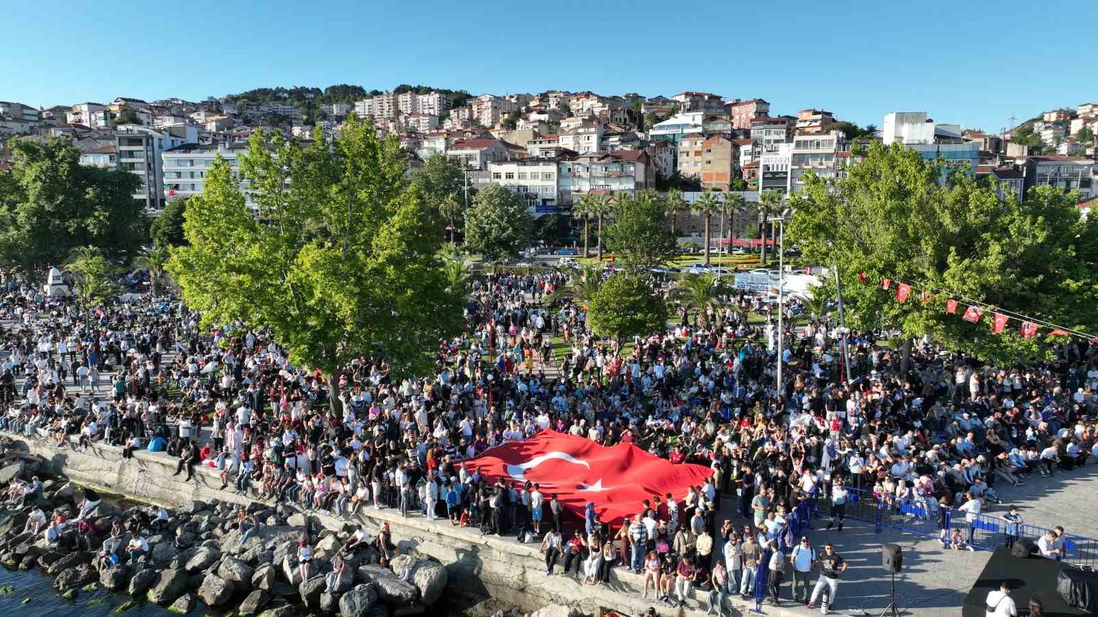 Karadeniz Ereğli, 13 yıl sonra yeniden SOLOTÜRK heyecanını yaşadı