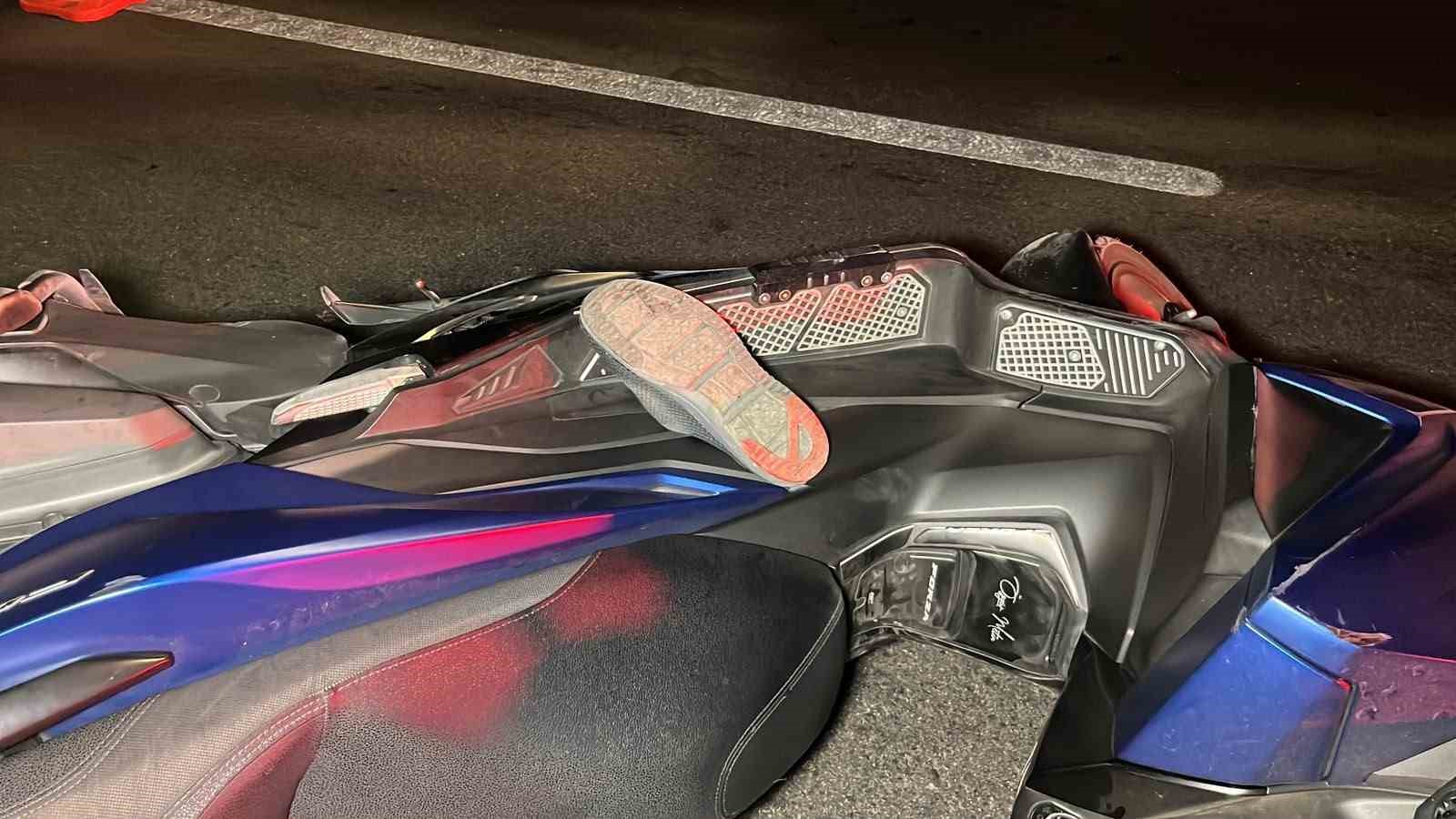 Alanya’da motosiklet bariyerlere çarptı, sürücü hayatını kaybetti