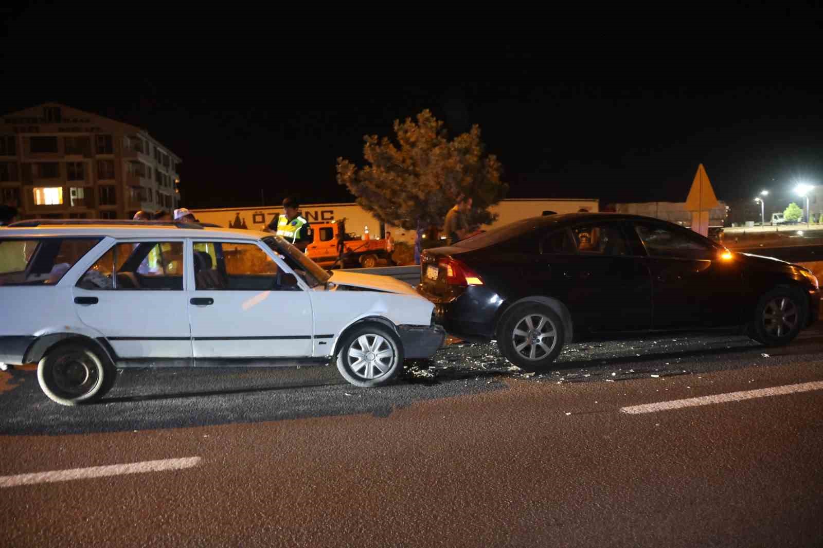 Trafikte selektörlü tartışma kazayla bitti: 2 yaralı
