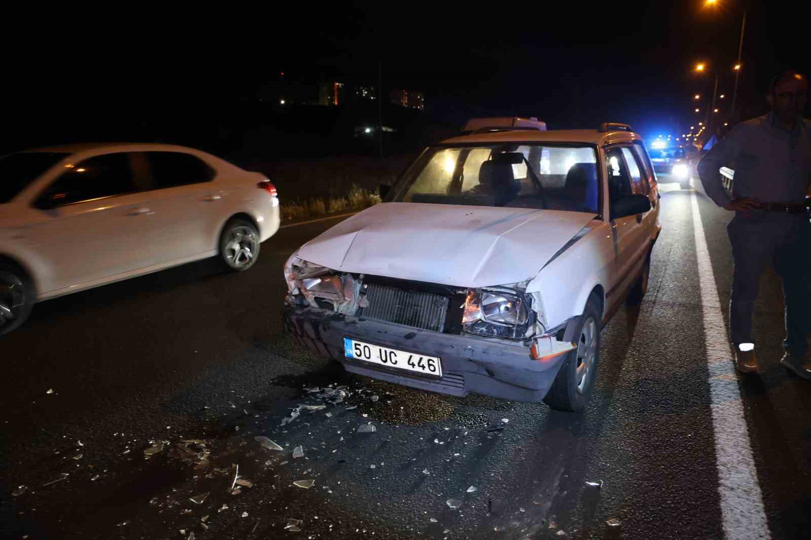 Trafikte selektörlü tartışma kazayla bitti: 2 yaralı