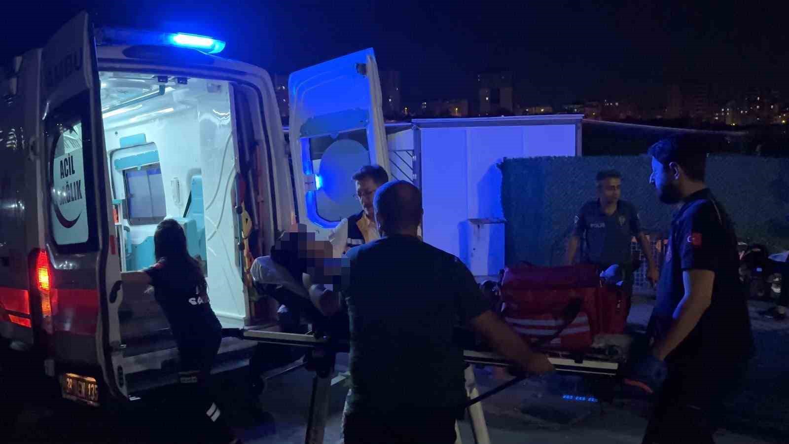 Kayseri’de parkta bıçaklı kavga: 1’i ağır, 3 yaralı