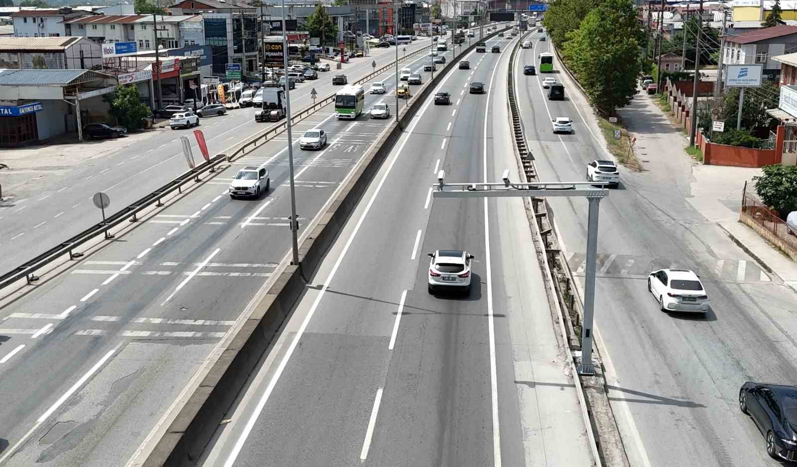 Kocaeli’deki 4 ana arterde kamyon ve tır trafiği 7/24 elektronik olarak izlenecek