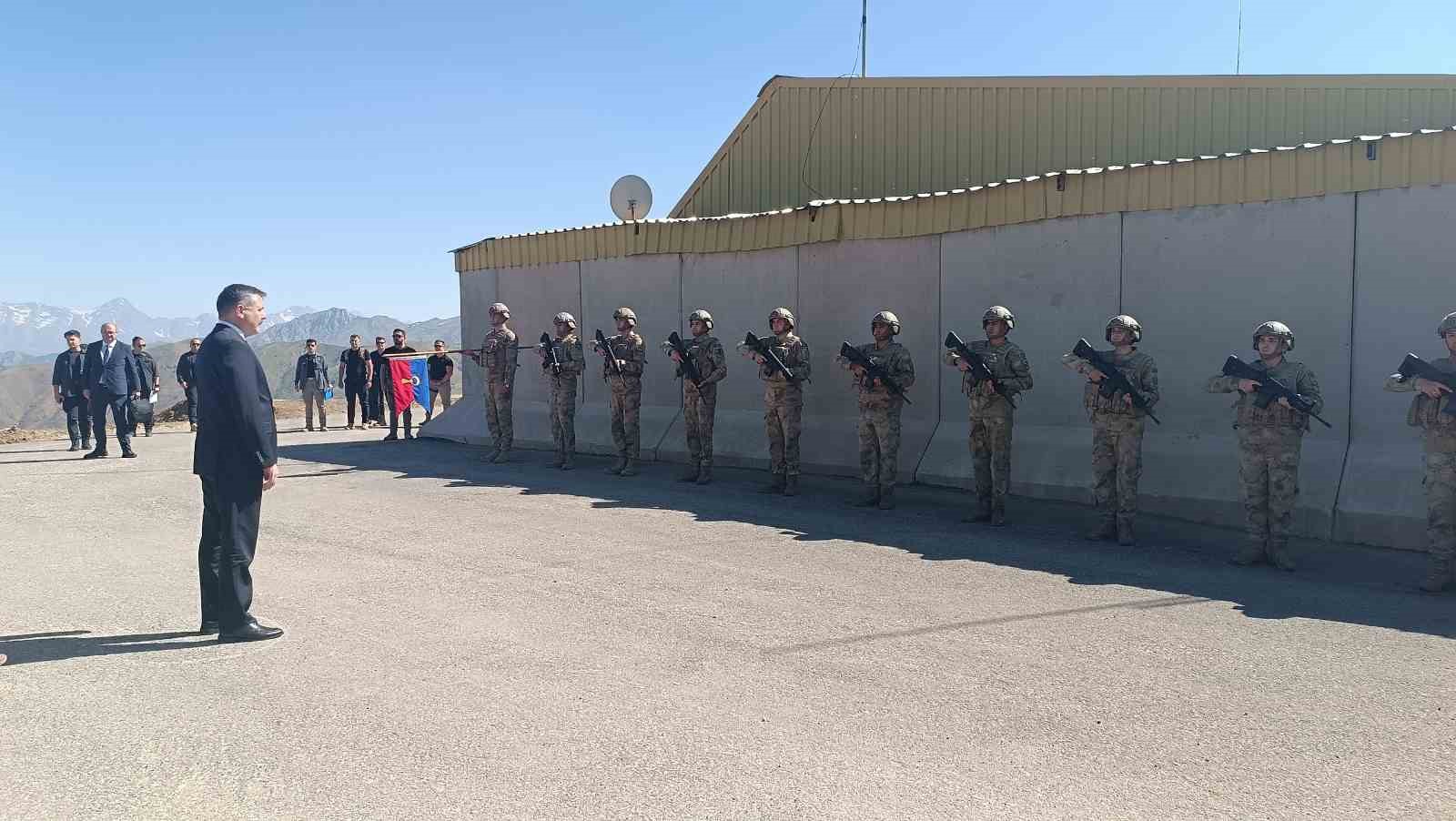 Bakan Çiftçi sınırın sıfır noktasında: "’Terörsüz Türkiye’ projesi hayata geçmiştir ve kararlılıkla devam ederek başarıya ulaşacaktır"