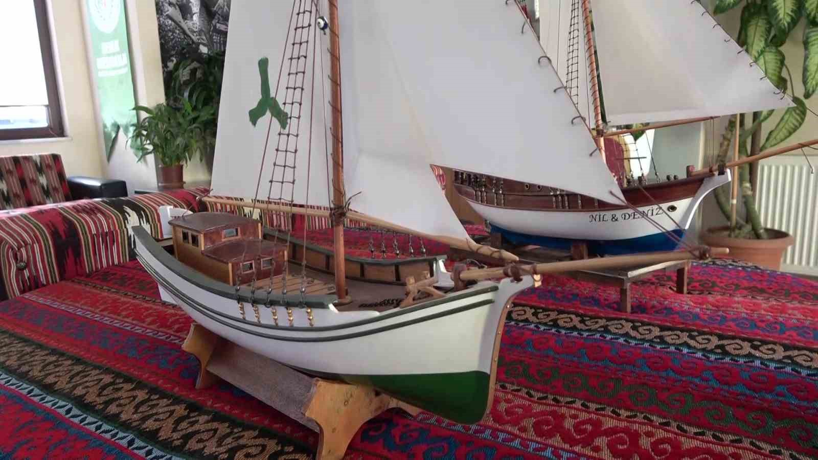 El emeğiyle tarihe yolculuk; Savaş gemilerini birebir ölçekle üretiyor