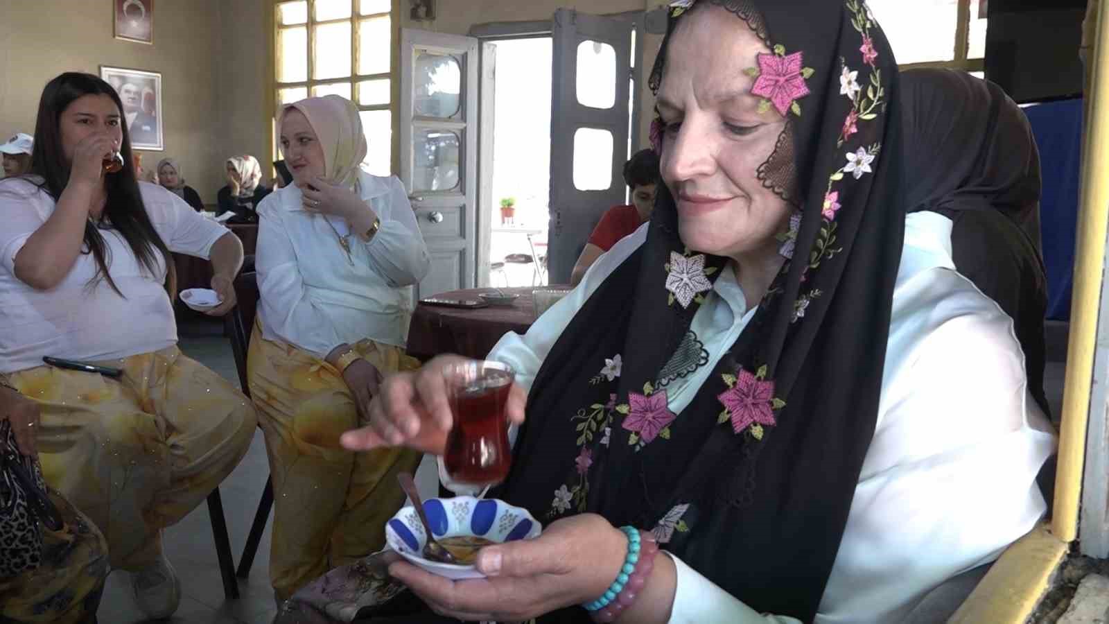 Kadınlar köyün yönetimini ele geçirdi