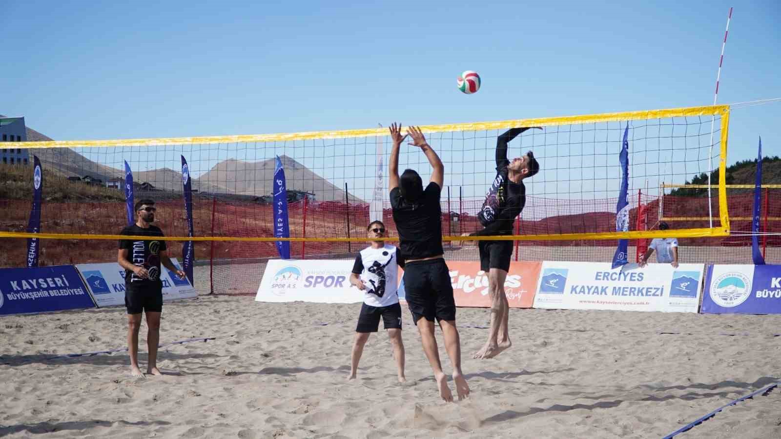 Erciyes, voleybol tutkunlarını buluşturacak