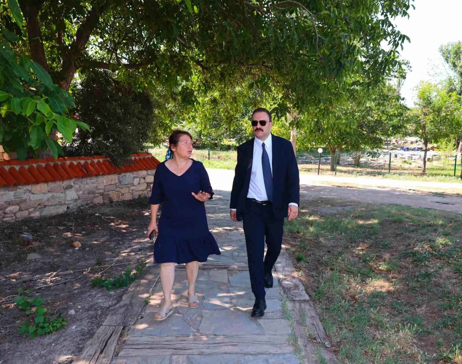 Kaymakam Battal, Afrodisias’taki çalışmaları inceledi