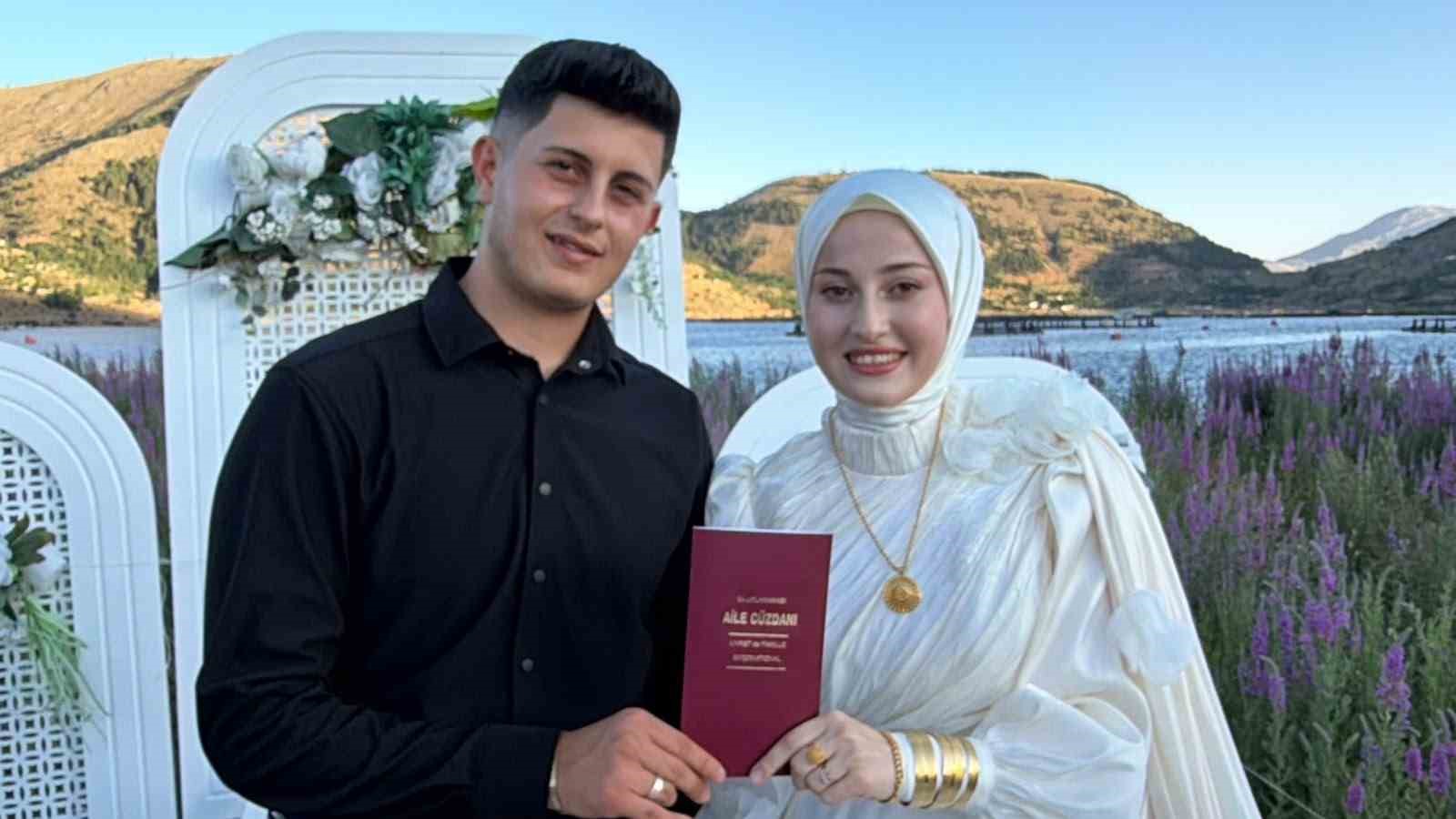 Yüzen adada "evet" dediler
