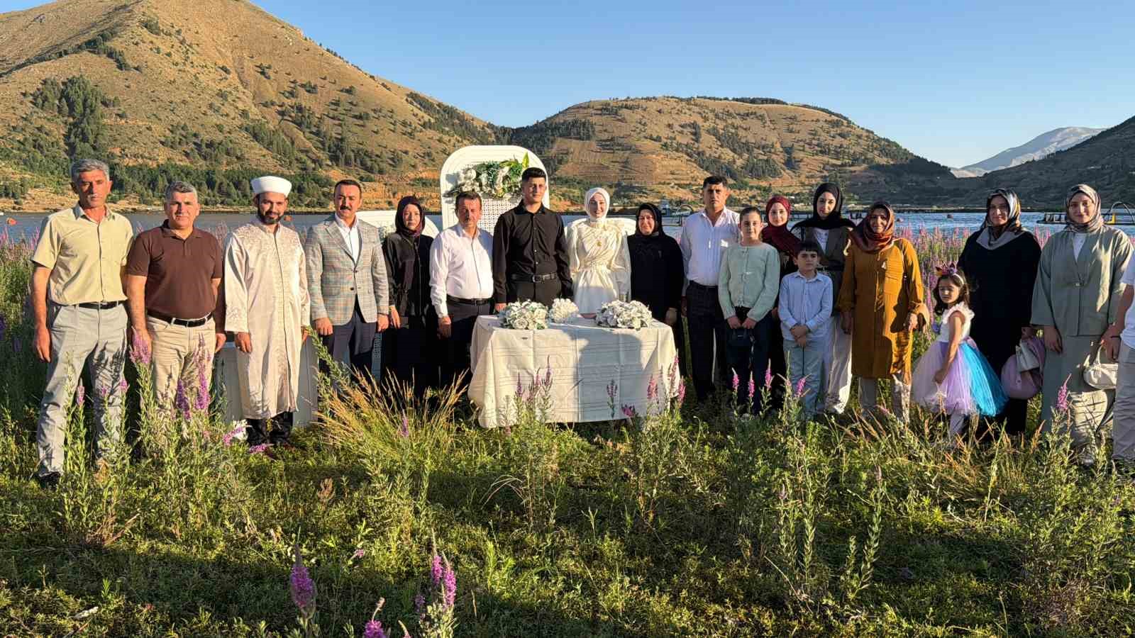 Yüzen adada "evet" dediler