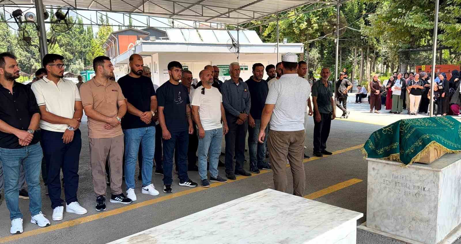 Balkonda akıma kapılarak ölen 1,5 yaşındaki Yamaç Ali son yolculuğuna uğurlandı