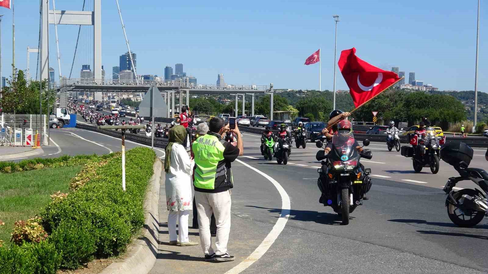15 Temmuz’un 10’uncu yılında anlamlı kortej: "Bizim çocuklar değil, aziz milletimiz başardı"