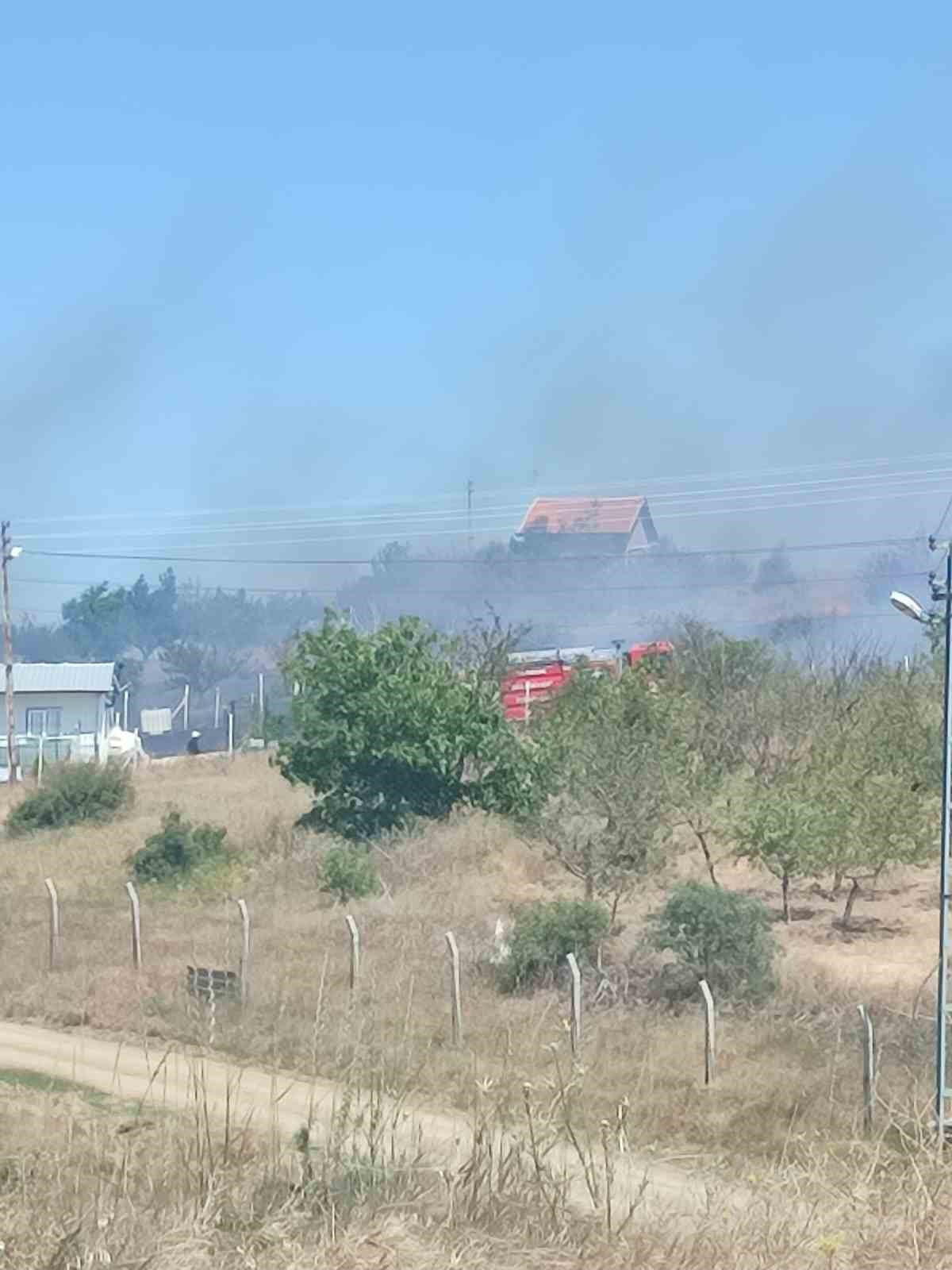 Otluk alanda çıkan yangın söndürüldü