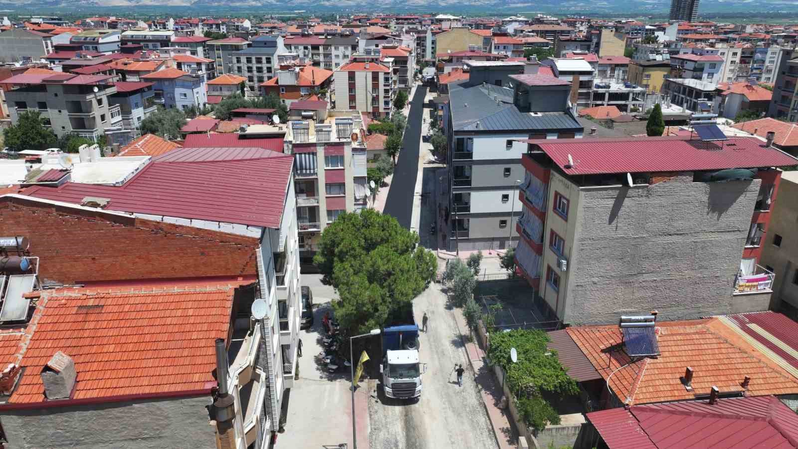 Alaşehir’de 3 bin tonluk asfalt hamlesi