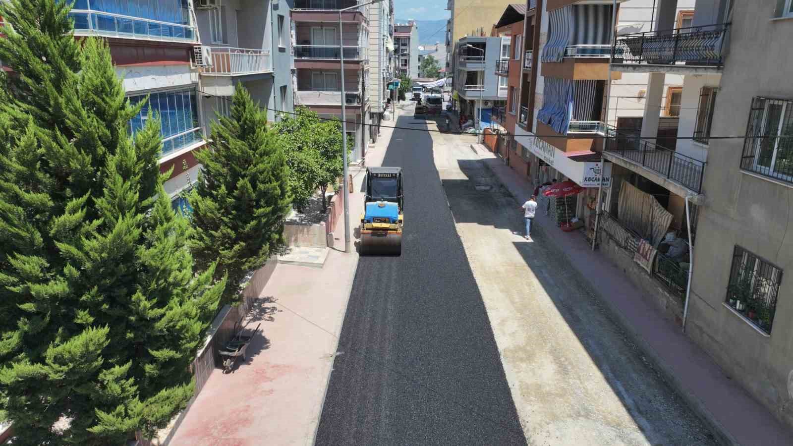 Alaşehir’de 3 bin tonluk asfalt hamlesi