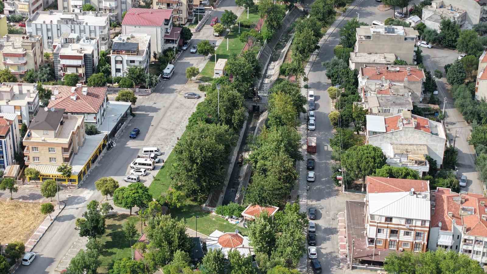 Manisa’nın derelerinde koku ve kirliliğe karşı kapsamlı temizlik