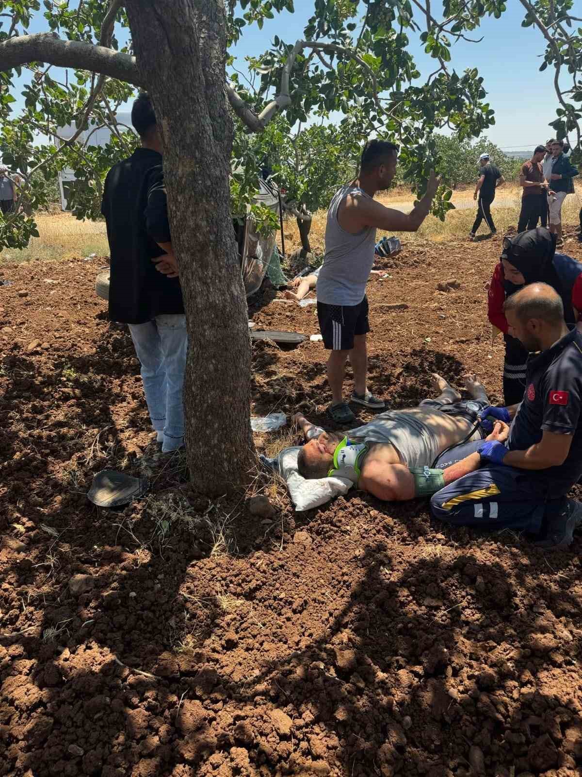 Gaziantep’te takla atan otomobilde 3 kişi yaralandı