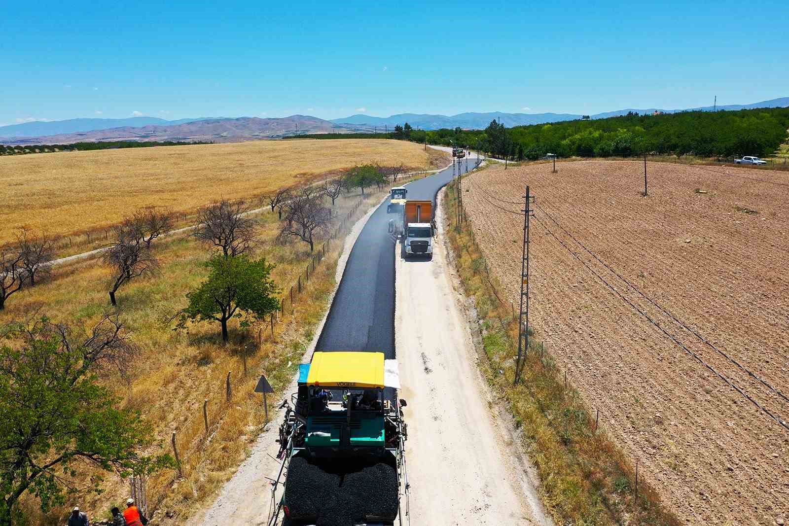 Büyükşehir’de yol çalışmaları aralıksız sürüyor