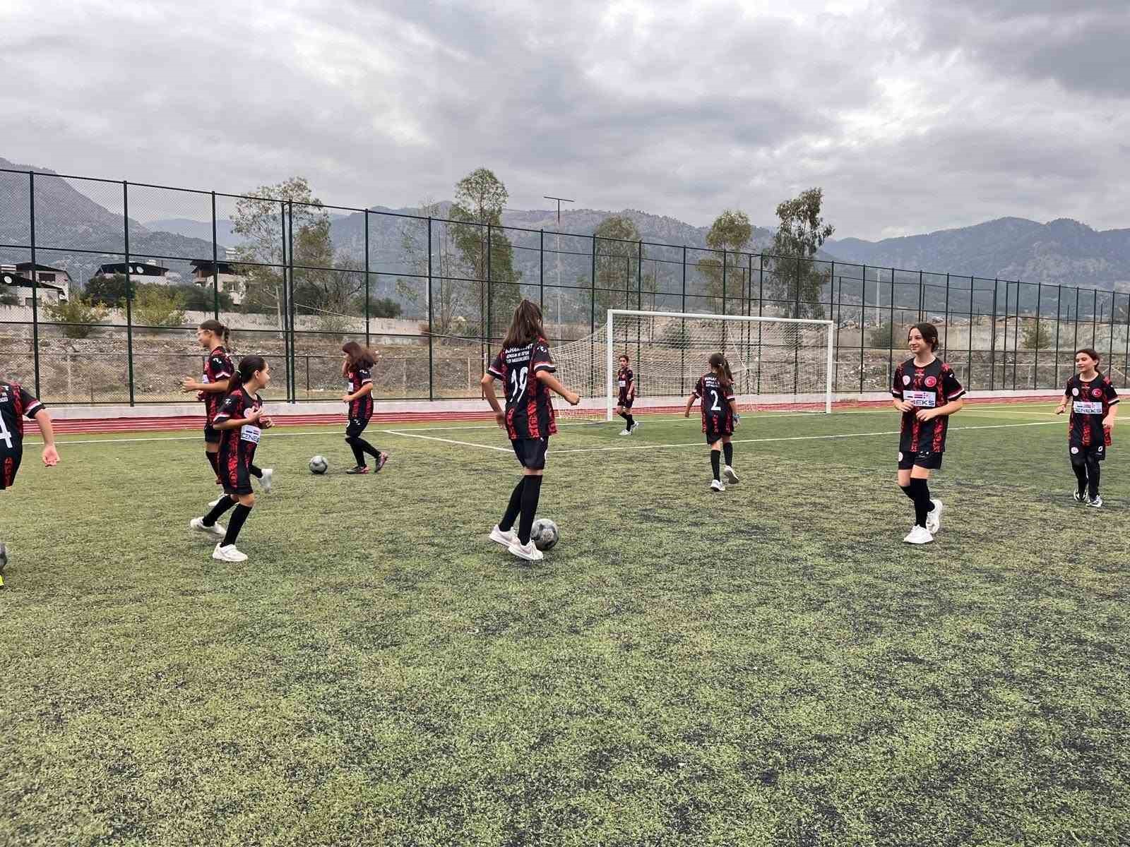 Buharkent’te uyuşturucuyla mücadeleye futbol desteği