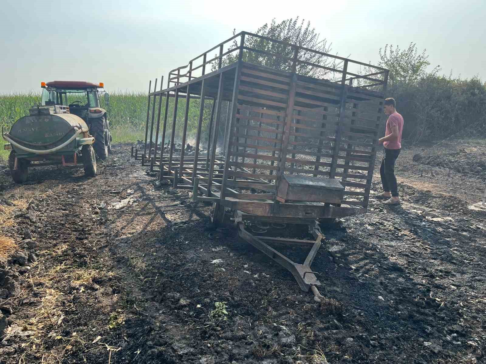 Osmaniye’de malzeme deposu alevlere teslim oldu