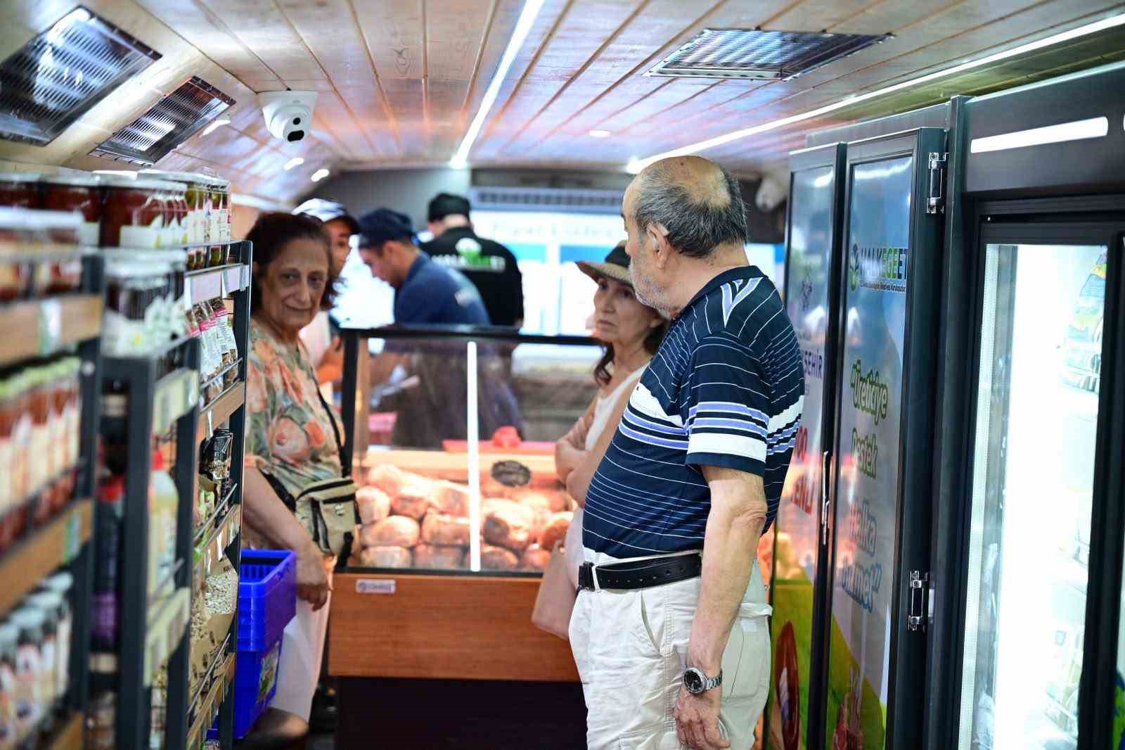 Mobil Halk Ege Et’e Kuşadası Davutlar’da yoğun ilgi