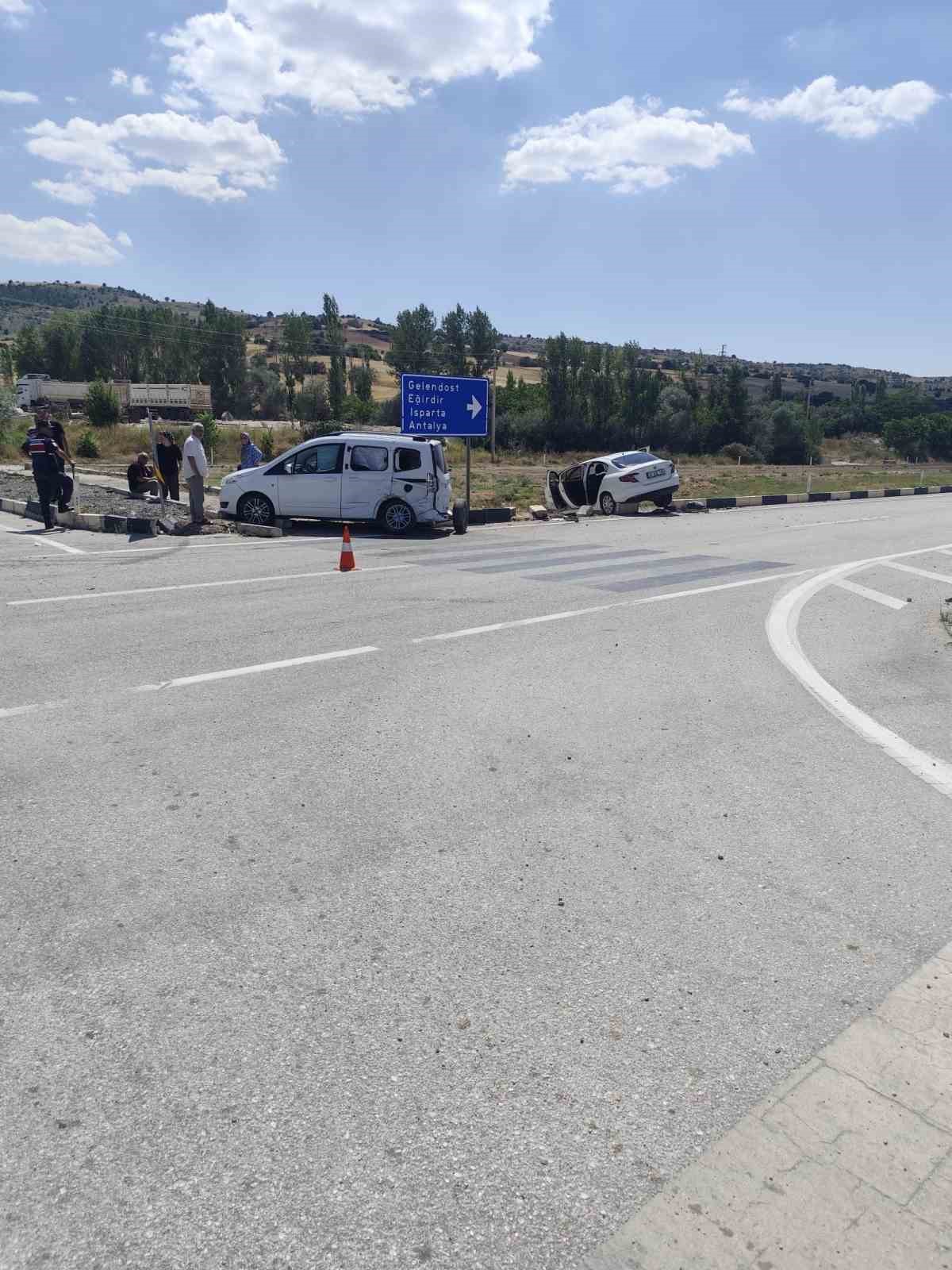 Isparta’da trafik kazası ucuz atlatıldı