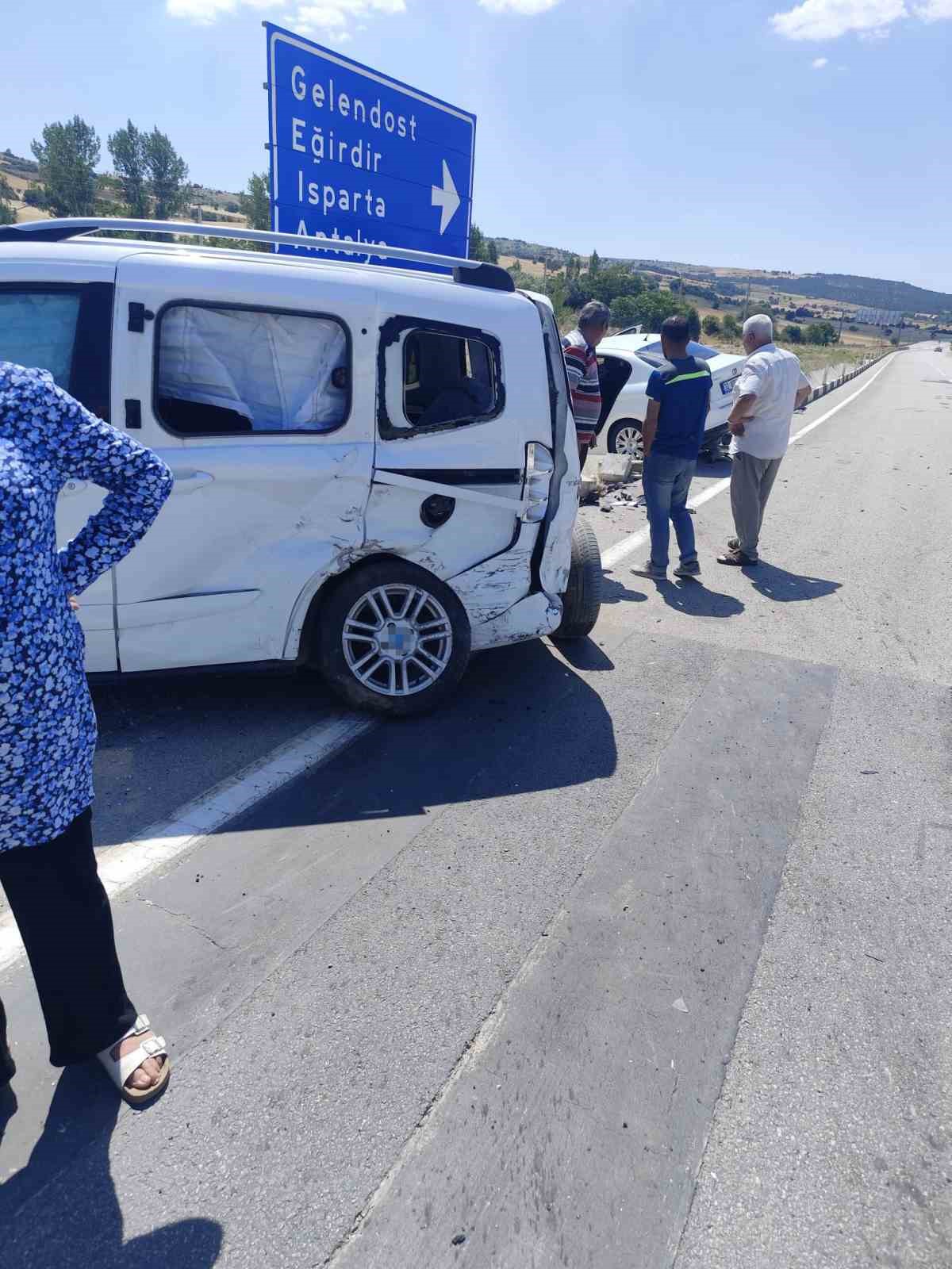 Isparta’da trafik kazası ucuz atlatıldı