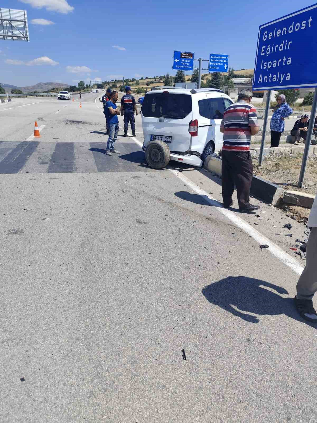 Isparta’da trafik kazası ucuz atlatıldı