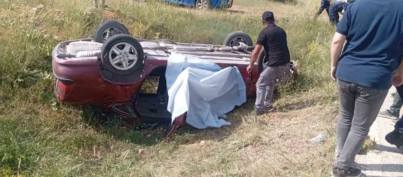 Burdur’da otomobil şarampole devrildi: 1 ölü, 1 yaralı