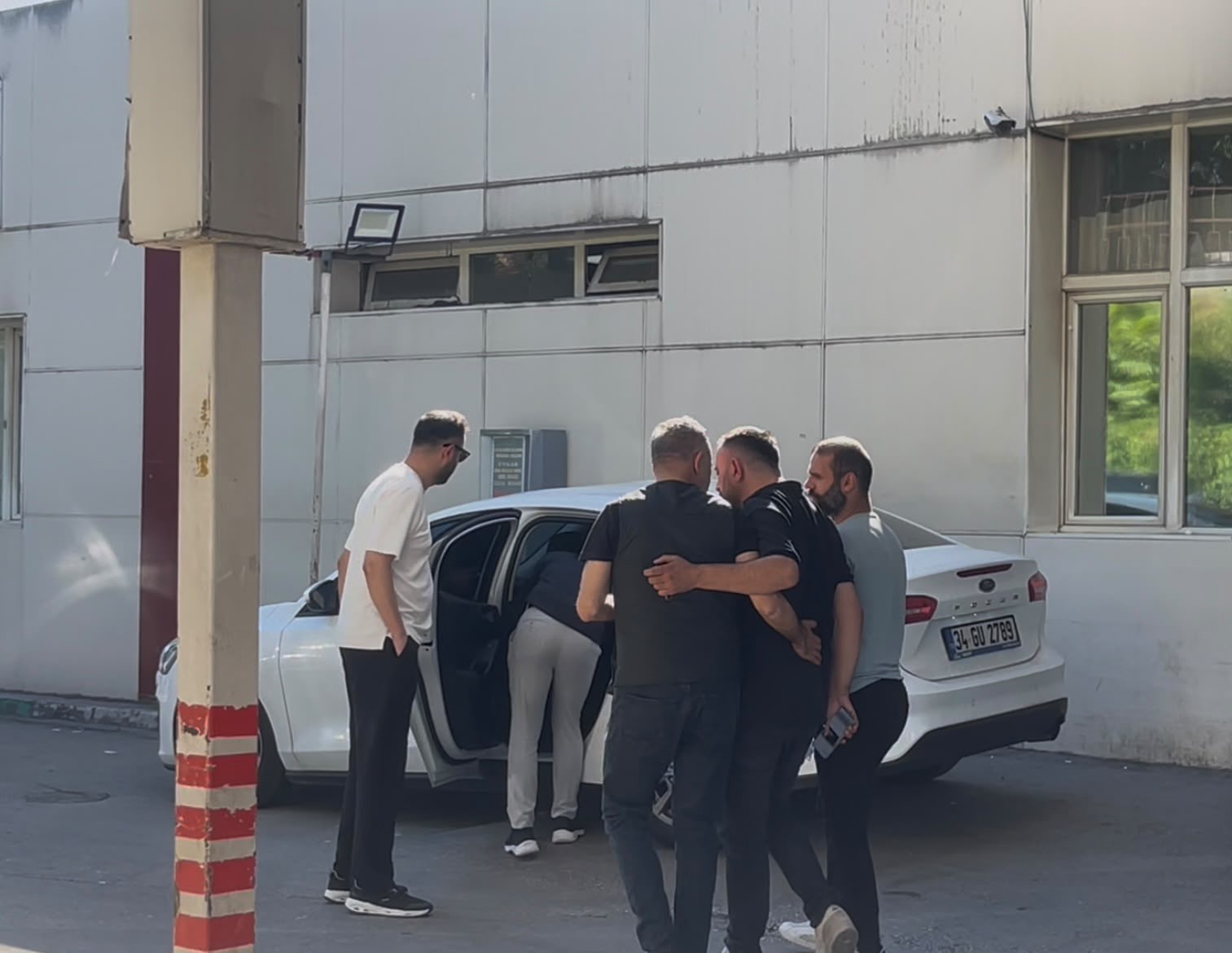 Bursa’da gözaltına alınan Haluk Levent, sorgulanmak üzere İstanbul’a gönderildi