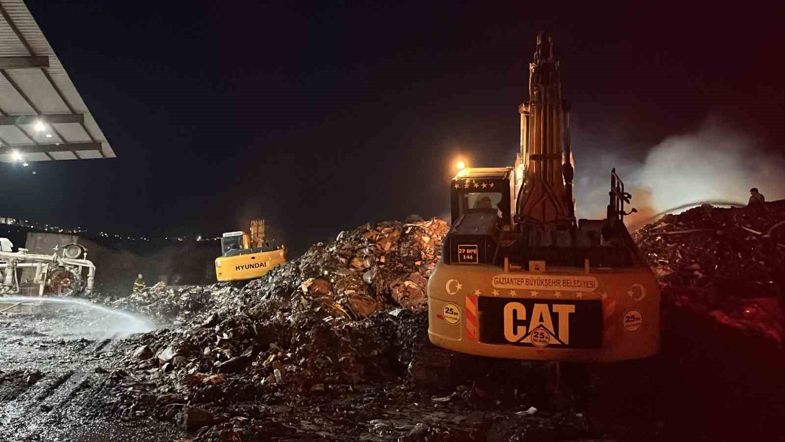 Gaziantep’te kağıt fabrikasındaki yangın kontrol altına alındı